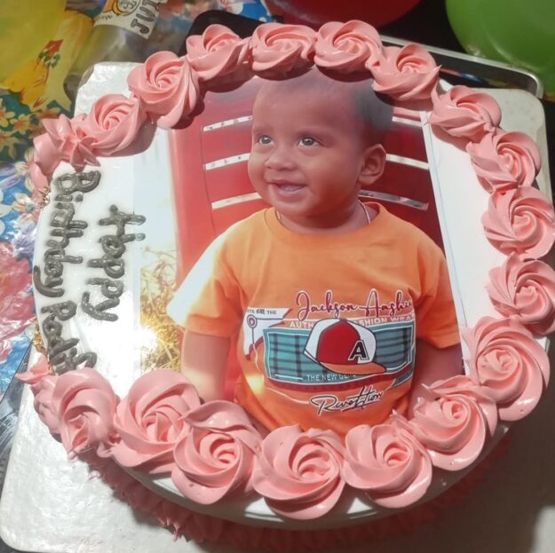 শিলা হোমমেড কেক